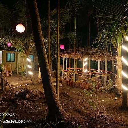 Coco Dreams Hotel Alībāg Buitenkant foto